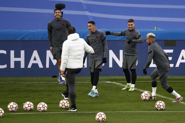 切尔西女足前锋科尔官宣自己与女友梅维斯已怀孕