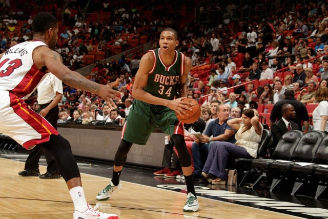 郑薇留在现场侦查决赛对手 日本23分大胜韩国